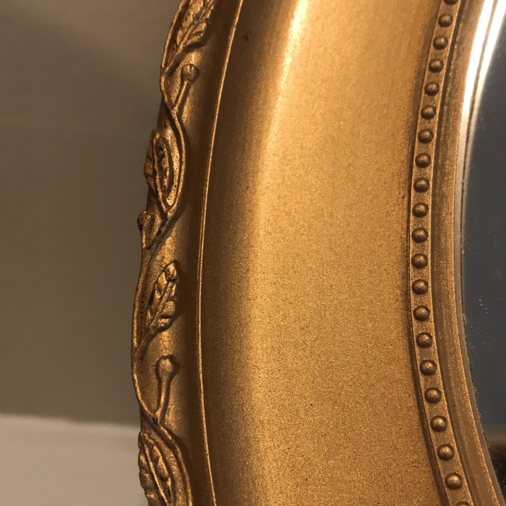 VTG Elegant Gold‎ Oval Mirror 9-1/4"x7-1/4"x1" - Picture 6 of 8